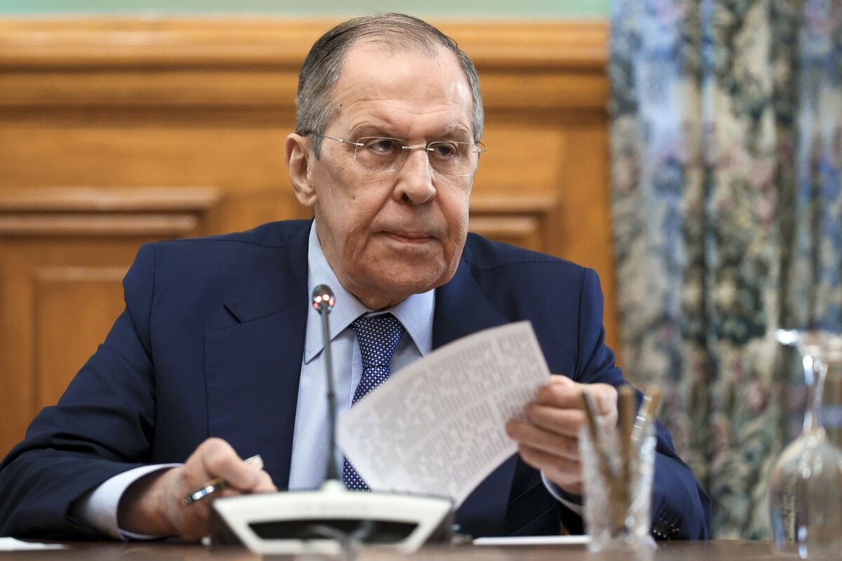 Ngoại trưởng Lavrov nói gì khi ông Zelensky kêu gọi NATO tấn công phủ đầu Nga?
